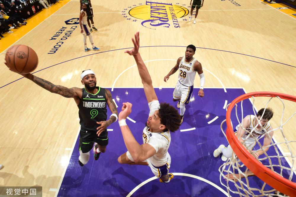 在强敌环伺 在强敌环伺